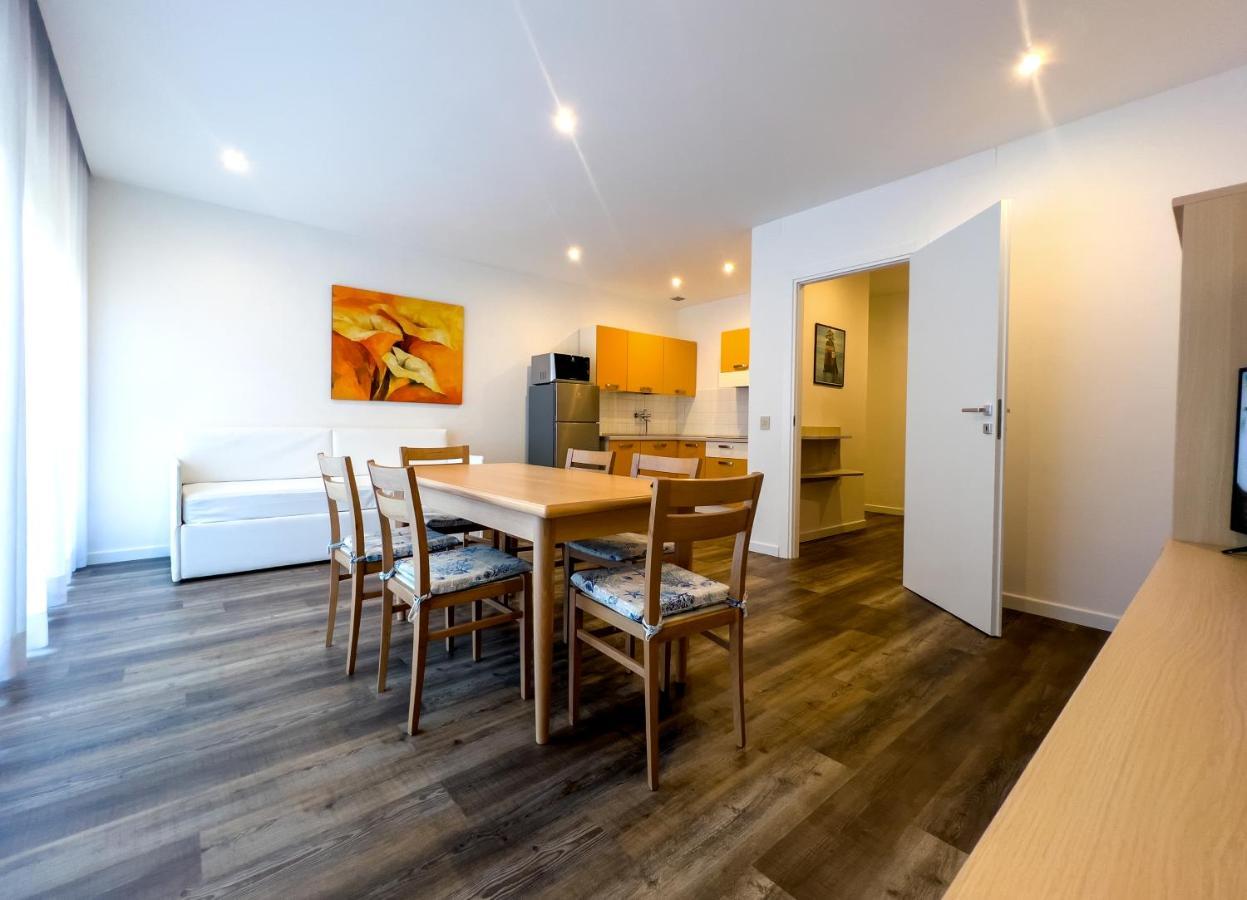 Monaco Apartments Линяно Сабиадоро Екстериор снимка